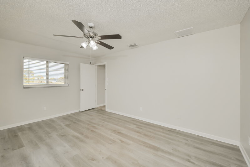 1,665/Mo, 4336 Country Club Blvd Cape Coral, FL 33904 Main Bedroom View 2