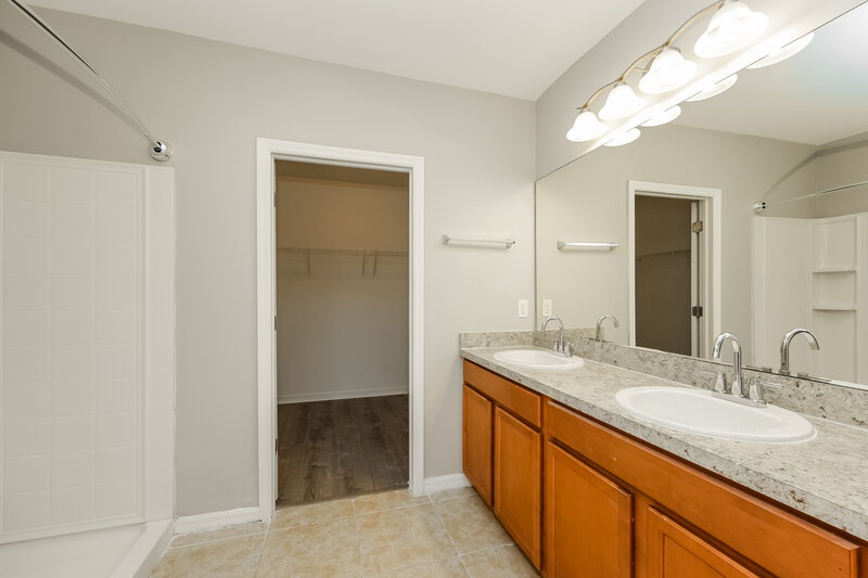 2,250/Mo, 2564 Surfside Blvd Cape Coral, FL 33914 Main Bathroom View