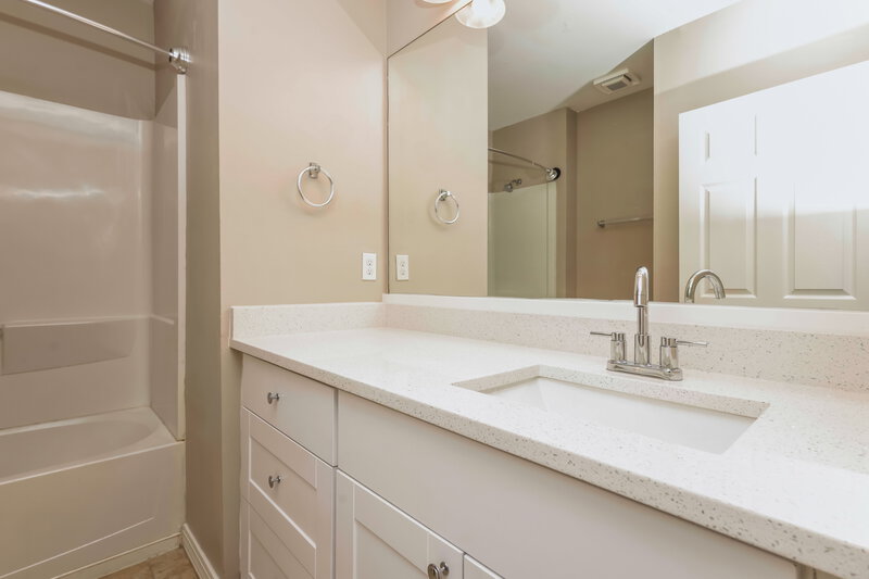2,175/Mo, 2564 Surfside Blvd Cape Coral, FL 33914 Bathroom View