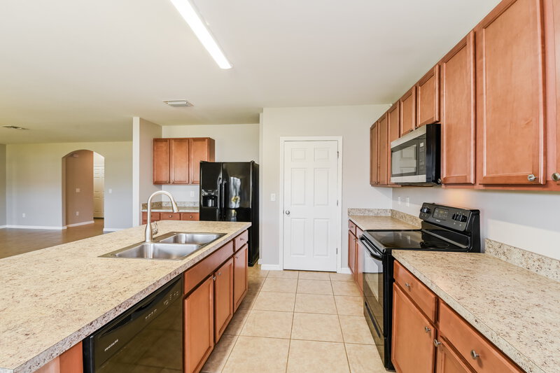 1,900/Mo, 2548 Surfside Blvd Cape Coral, FL 33914 Kitchen View 2
