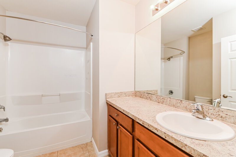 1,900/Mo, 2548 Surfside Blvd Cape Coral, FL 33914 Bathroom View
