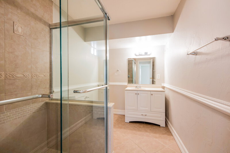 3,600/Mo, 4600 31st Pl SW Naples, FL 34116 Bathroom View