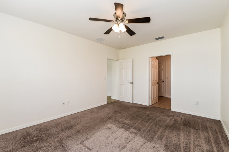 2,150/Mo, 119 SW 11th Ter Cape Coral, FL 33991 Main Bedroom View