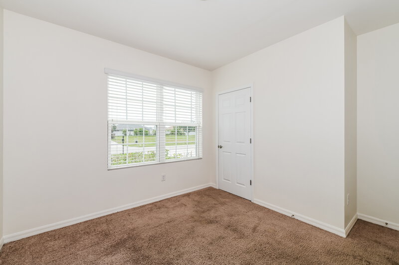 2,150/Mo, 119 SW 11th Ter Cape Coral, FL 33991 Bedroom View 3