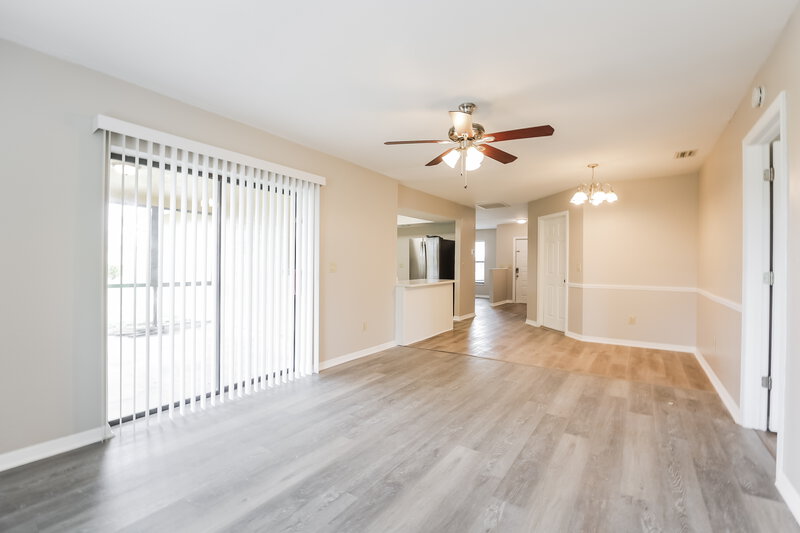 2,200/Mo, 2123 SE 3rd St Cape Coral, FL 33990 Living Room View