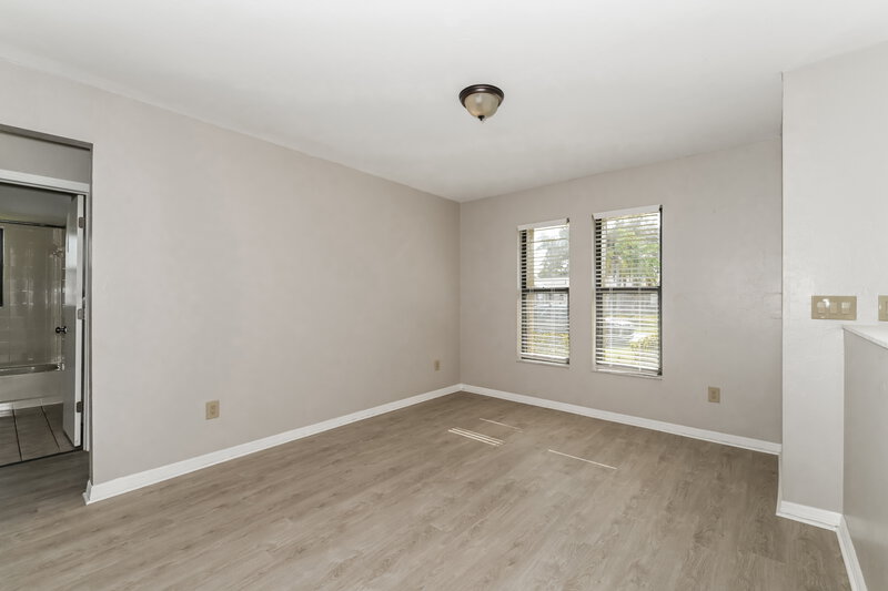 1,730/Mo, 2123 SE 3rd St Cape Coral, FL 33990 Living Room View