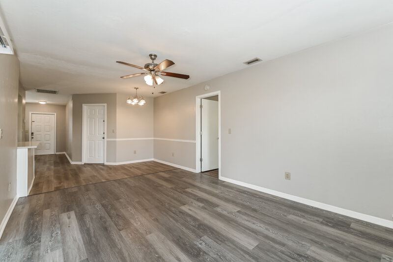 1,730/Mo, 2123 SE 3rd St Cape Coral, FL 33990 Family Room View 2