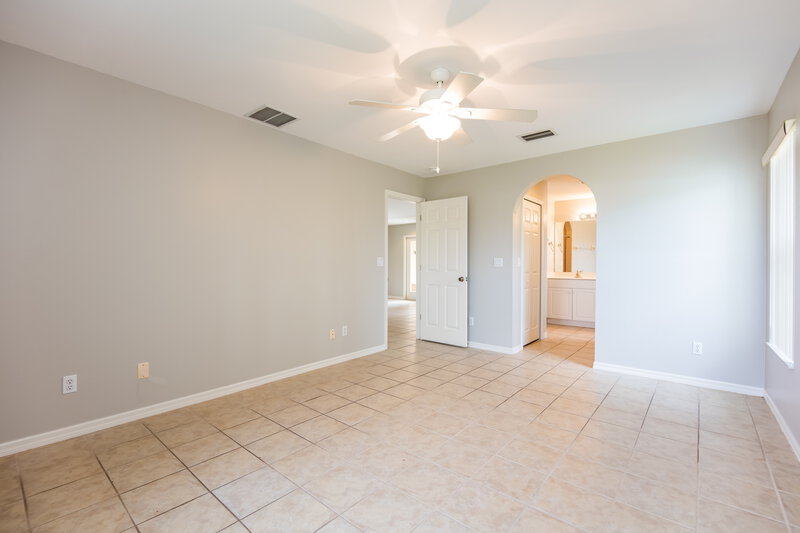 2,295/Mo, 103 SW 19th Ln Cape Coral, FL 33991 Master Bedroom View 2