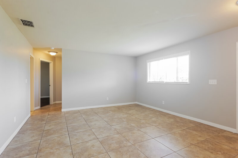 1,710/Mo, 324 SE 17th Pl Cape Coral, FL 33990 Living Room View