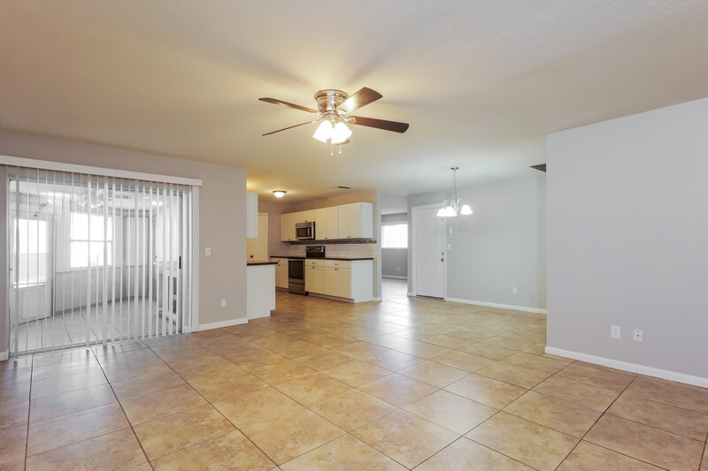 1,710/Mo, 324 SE 17th Pl Cape Coral, FL 33990 Family Room View