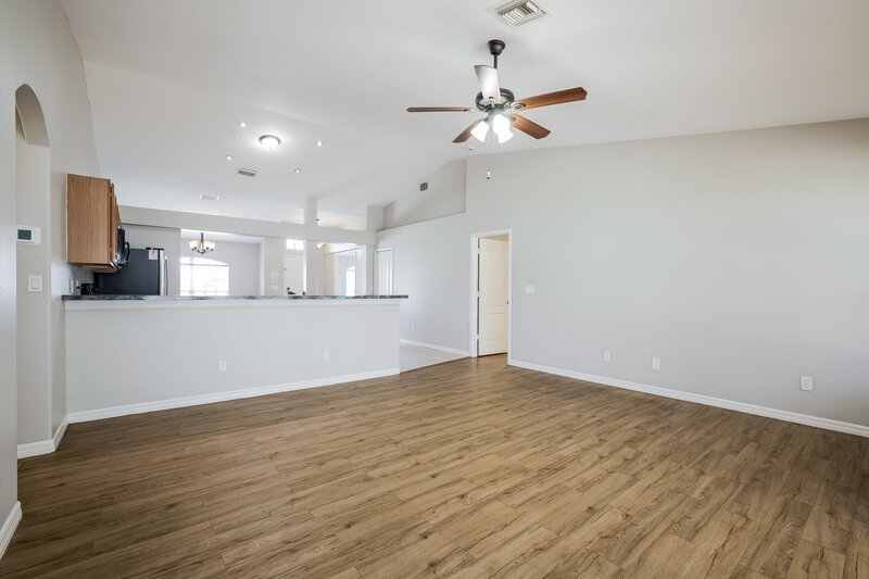 2,530/Mo, 1103 SW 40th Ter Cape Coral, FL 33914 Living Room View 2