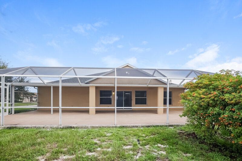 2,530/Mo, 1103 SW 40th Ter Cape Coral, FL 33914 Rear View