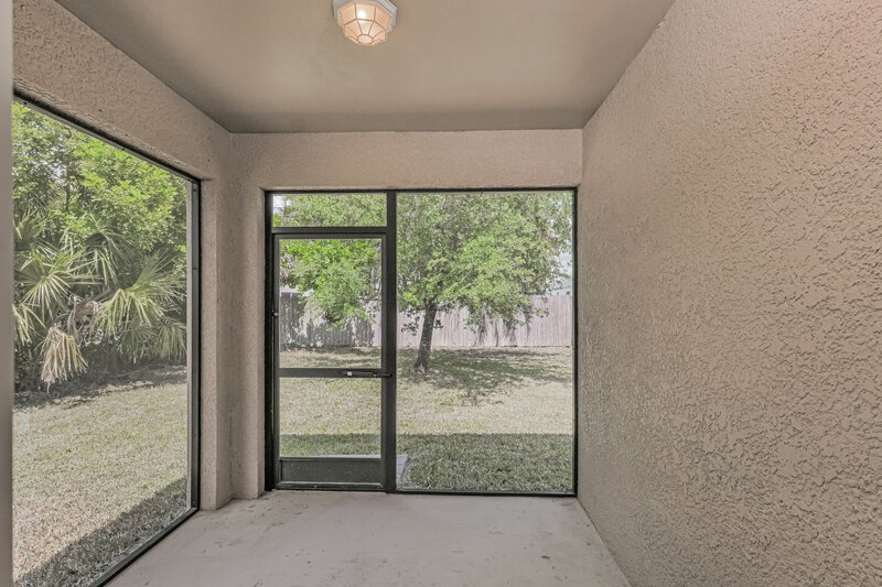 1,915/Mo, 203 NE 9th Ave Cape Coral, FL 33909 Sun Room View
