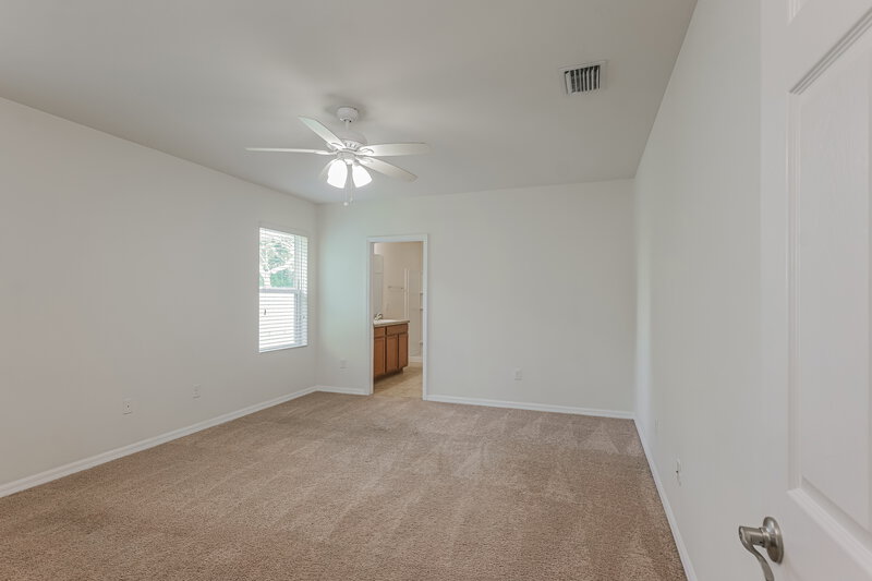 1,915/Mo, 203 NE 9th Ave Cape Coral, FL 33909 Main Bedroom View