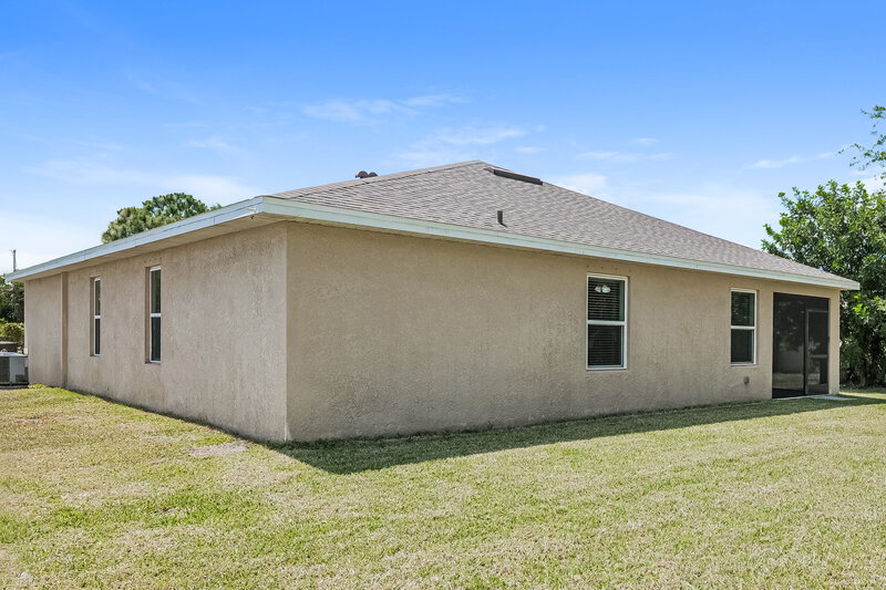 1,915/Mo, 203 NE 9th Ave Cape Coral, FL 33909 Rear View