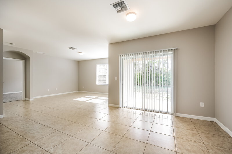 2,330/Mo, 4222 SW 13th Ave Cape Coral, FL 33914 Living Room View