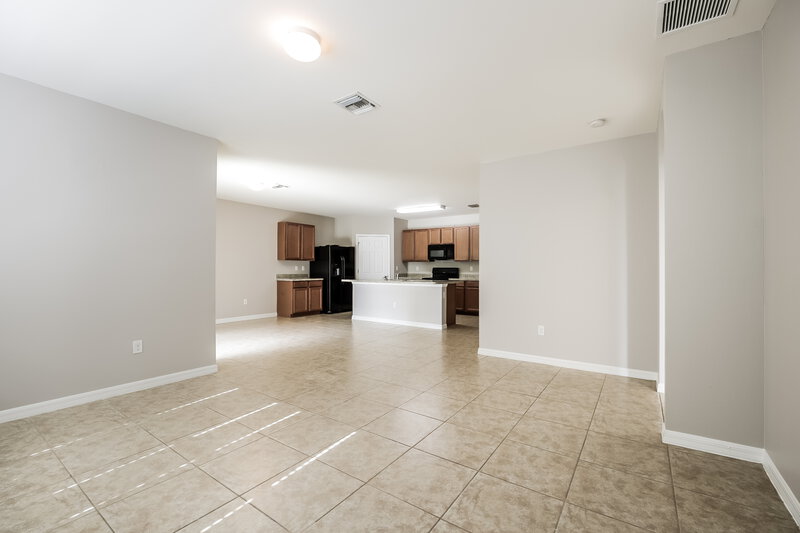 2,330/Mo, 4222 SW 13th Ave Cape Coral, FL 33914 Living Room View 3