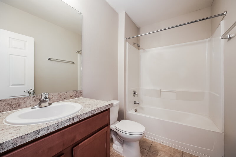 2,330/Mo, 4222 SW 13th Ave Cape Coral, FL 33914 Bathroom View