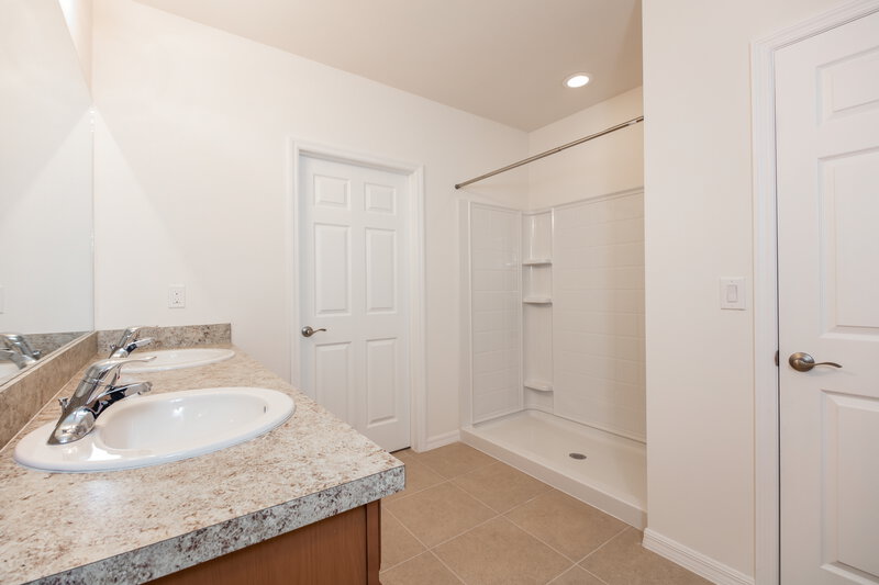 2,000/Mo, 226 SE 2nd Ter Cape Coral, FL 33990 Master Bathroom View