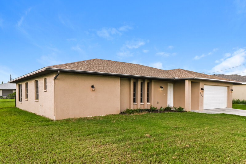 1,935/Mo, 2529 SW 15th Pl Cape Coral, FL 33914 Front View