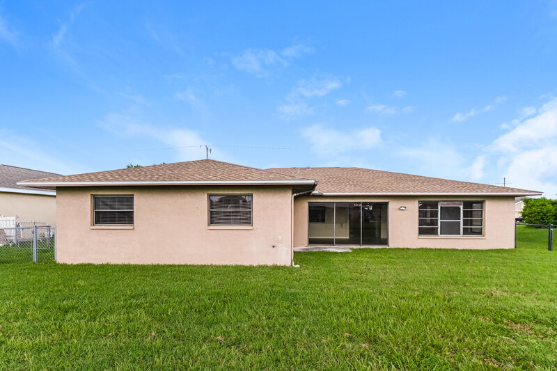 1,935/Mo, 2529 SW 15th Pl Cape Coral, FL 33914 Rear View