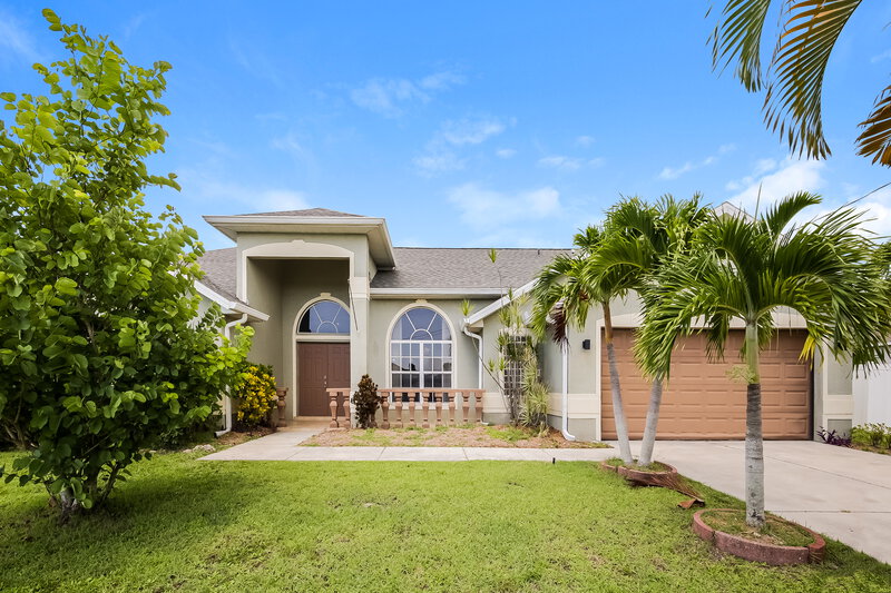 3,420/Mo, 433 SW 6th St Cape Coral, FL 33991 External View