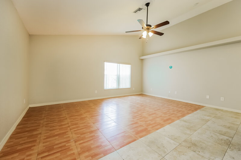 3,420/Mo, 433 SW 6th St Cape Coral, FL 33991 Living Room View 2