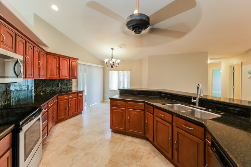 3,420/Mo, 433 SW 6th St Cape Coral, FL 33991 Kitchen View 2