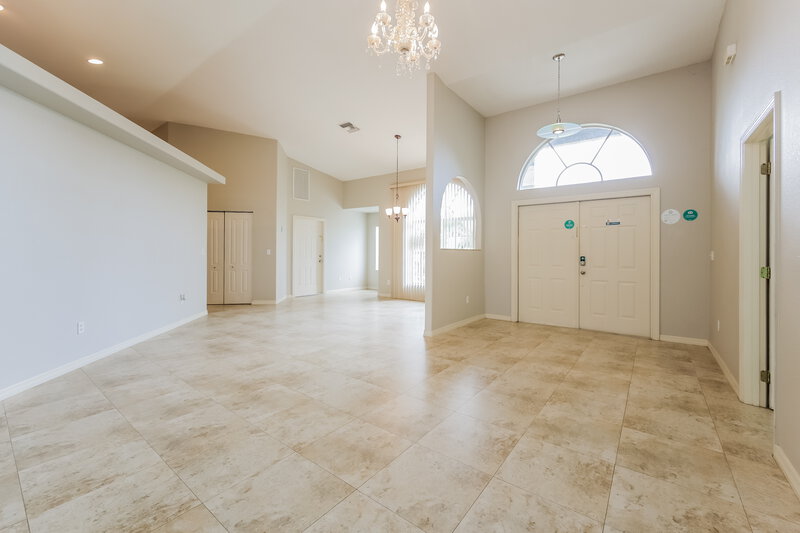 3,420/Mo, 433 SW 6th St Cape Coral, FL 33991 Family Room View
