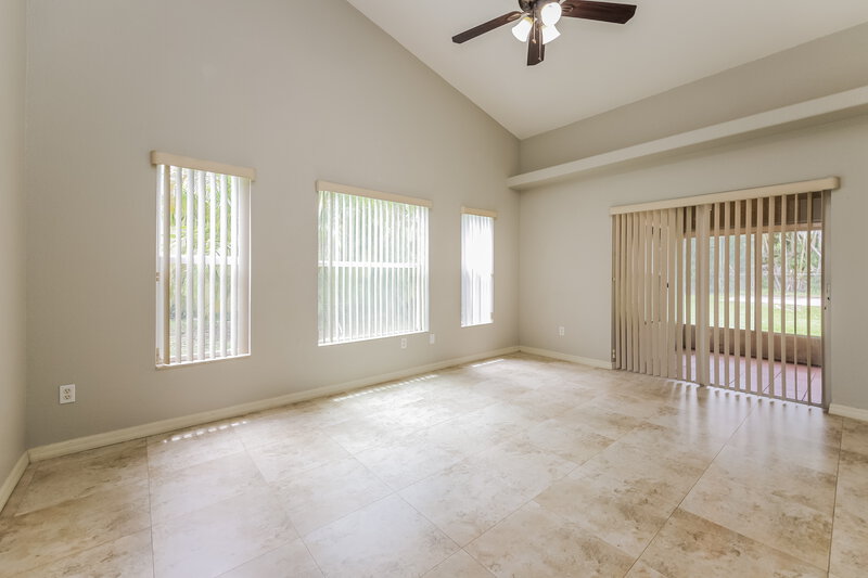 3,420/Mo, 433 SW 6th St Cape Coral, FL 33991 Main Bedroom View 2