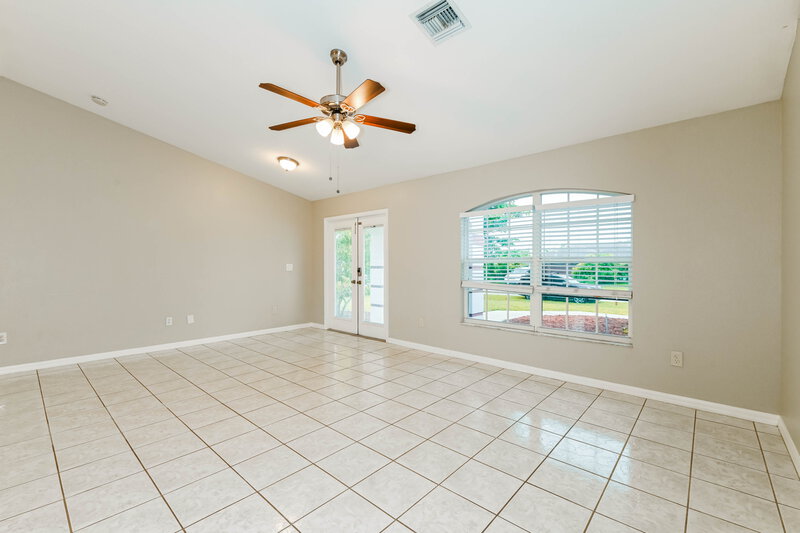 1,720/Mo, 1531 SE 42nd Ter Cape Coral, FL 33904 Living Room View 2