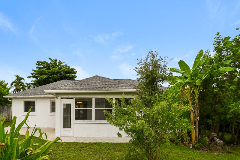 1,720/Mo, 1531 SE 42nd Ter Cape Coral, FL 33904 Rear View