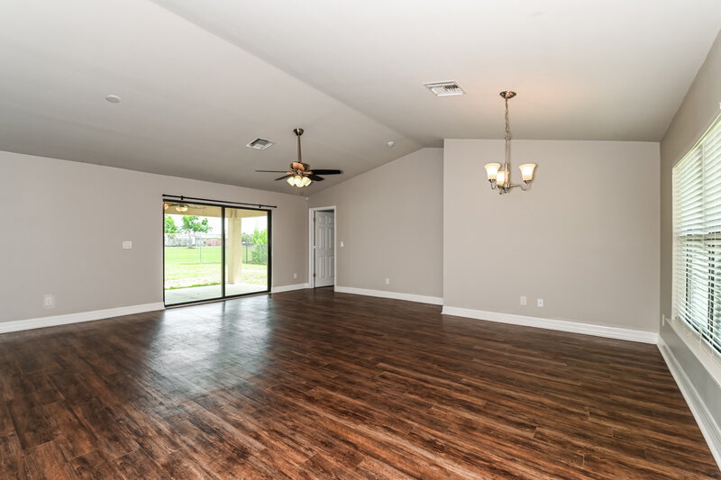2,000/Mo, 2025 SW 32nd St Cape Coral, FL 33914 Living Room View