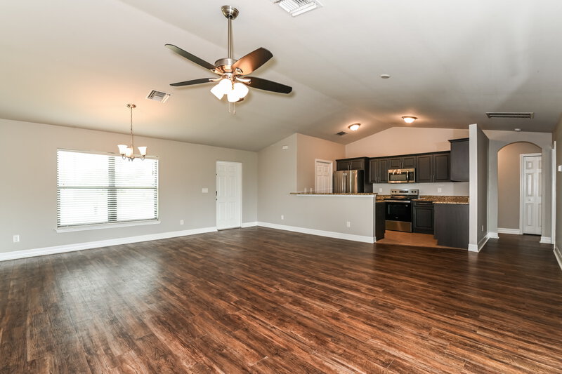 2,000/Mo, 2025 SW 32nd St Cape Coral, FL 33914 Living Room View 3