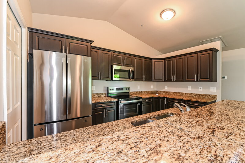 2,000/Mo, 2025 SW 32nd St Cape Coral, FL 33914 Kitchen View
