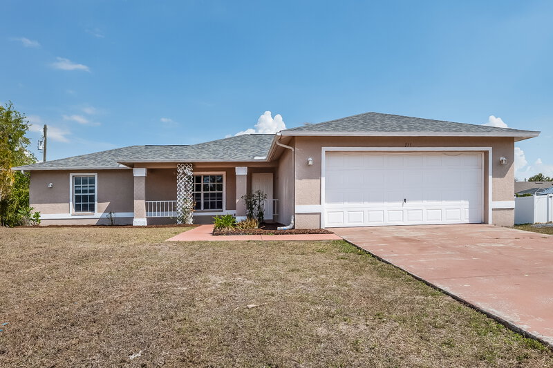 1,755/Mo, 811 SW 14th Pl Cape Coral, FL 33991 External View
