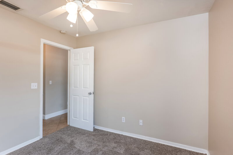 1,755/Mo, 811 SW 14th Pl Cape Coral, FL 33991 Bedroom View 2