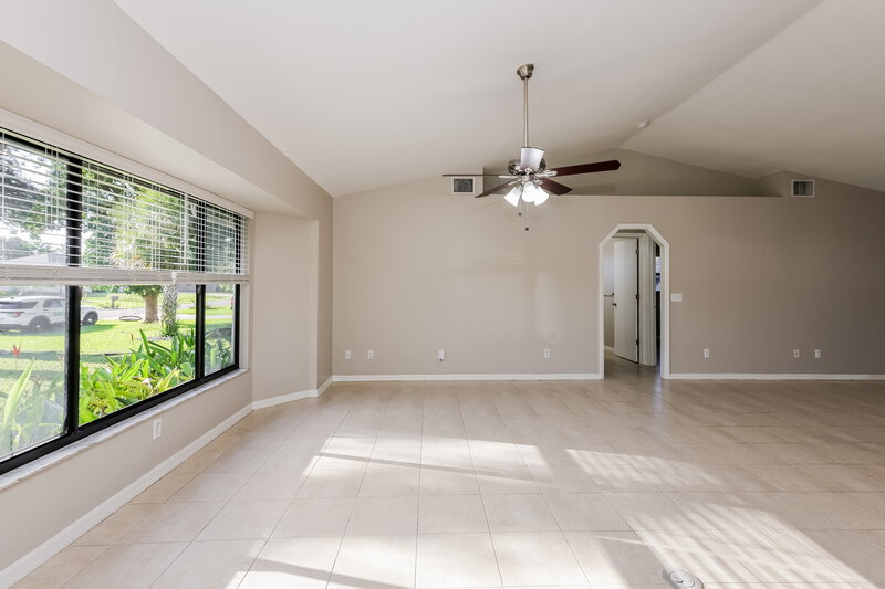 1,730/Mo, 2126 SW 14th Ave Cape Coral, FL 33991 Living Room View
