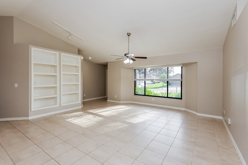 1,730/Mo, 2126 SW 14th Ave Cape Coral, FL 33991 Living Room View 2