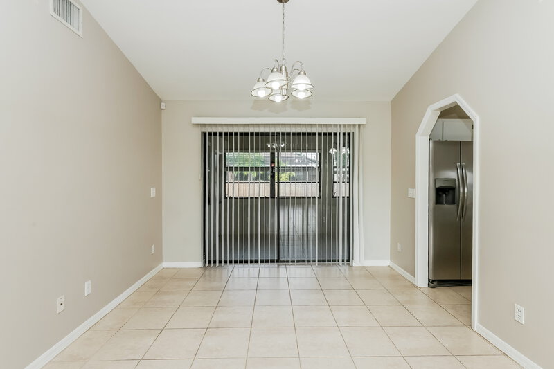 1,730/Mo, 2126 SW 14th Ave Cape Coral, FL 33991 Dining Room View 2