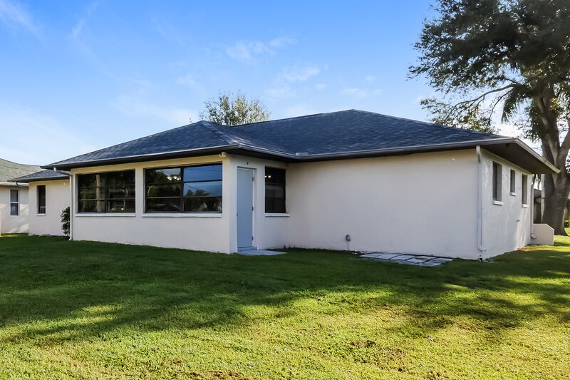 1,730/Mo, 2126 SW 14th Ave Cape Coral, FL 33991 Rear View 2