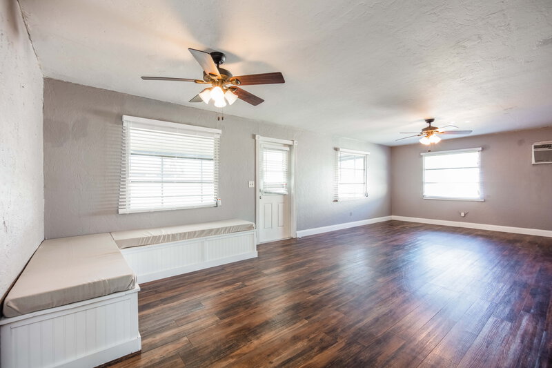 1,480/Mo, 3422 SE 11th Pl Cape Coral, FL 33904 Living Room View 2