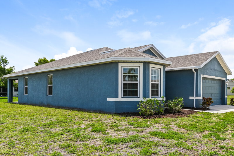 1,685/Mo, 2605 SE 4th Ave Cape Coral, FL 33904 Front View