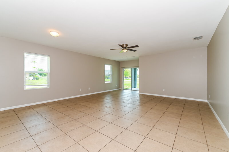 1,685/Mo, 2605 SE 4th Ave Cape Coral, FL 33904 Living Room View