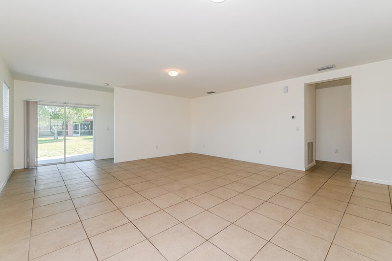 2,160/Mo, 2605 SE 4th Ave Cape Coral, FL 33904 Living Room View 2