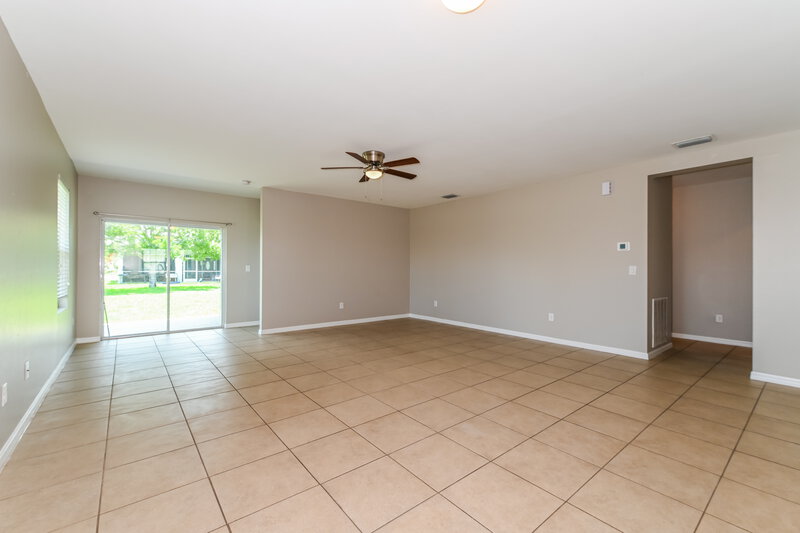 1,685/Mo, 2605 SE 4th Ave Cape Coral, FL 33904 Living Room View 2