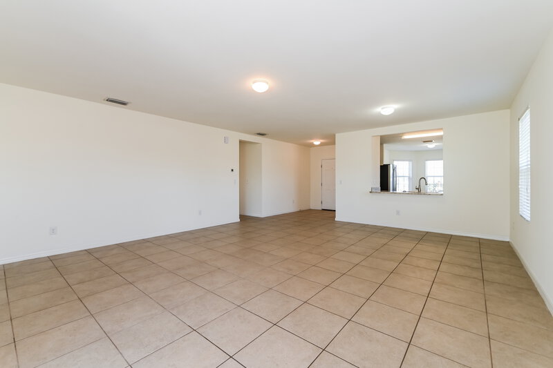 2,160/Mo, 2605 SE 4th Ave Cape Coral, FL 33904 Living Room View 3