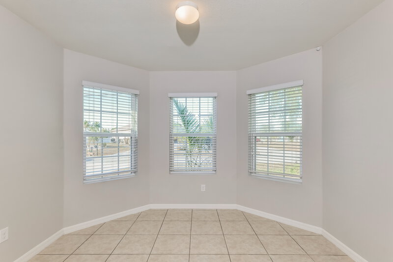 1,825/Mo, 320 SE 3rd St Cape Coral, FL 33990 Dining Room View