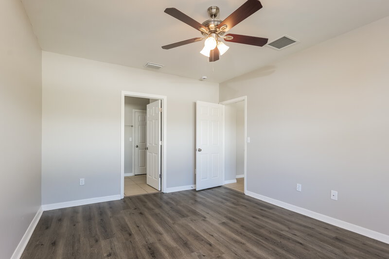 1,850/Mo, 4406 SW 15th Ave Cape Coral, FL 33914 Main Bedroom View 2