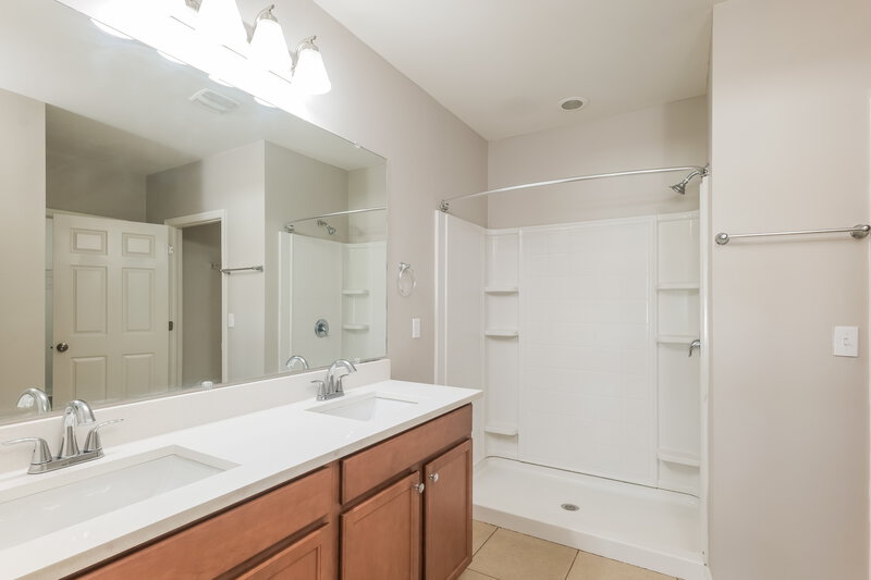1,850/Mo, 4406 SW 15th Ave Cape Coral, FL 33914 Bathroom View 2